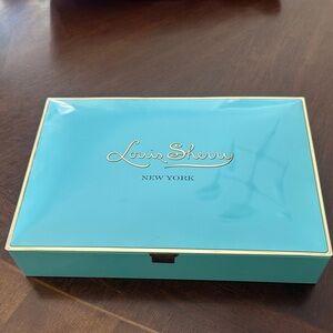 Turquoise Jewelry/Decorative Metal Box - Elegant Home Storage